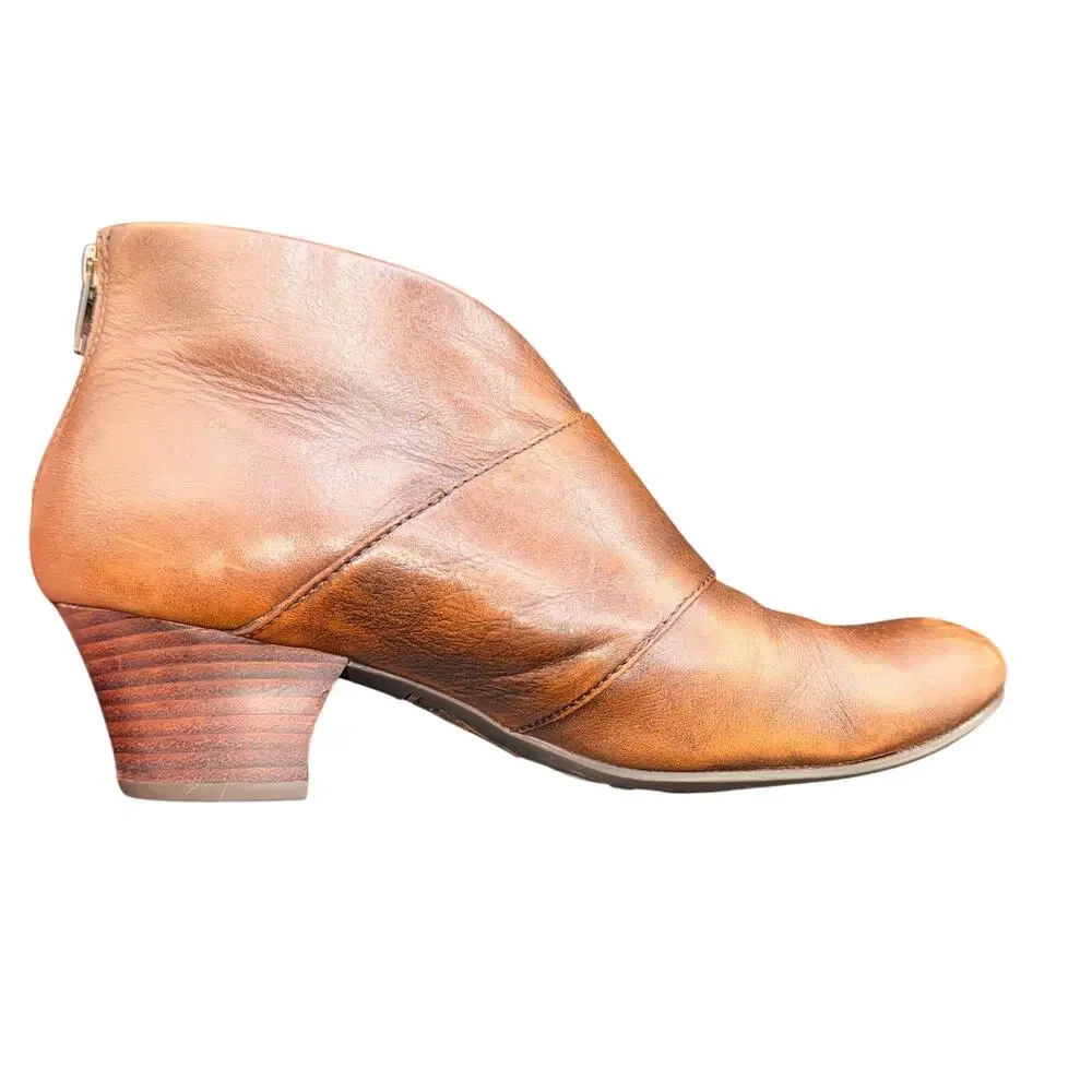 Born Jessen Brown Leather Ankle Booties Back Zip Heel Women’s Size 9
